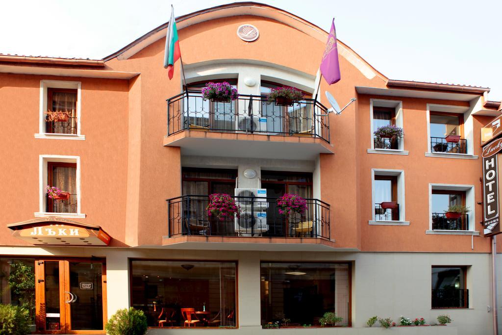 Lucky Hotel Veliko Tarnovo Exterior photo